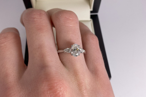 How to Choose the Perfect Diamond Engagement Ring on a Budget