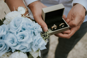 How to Buy a Custom Design Engagement Ring: A Complete Guide