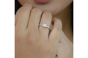 The Top Mistakes to Avoid When Buying a Diamond Engagement Ring