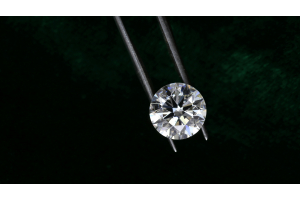 Understanding the Difference Between Natural and Lab-Grown Diamonds