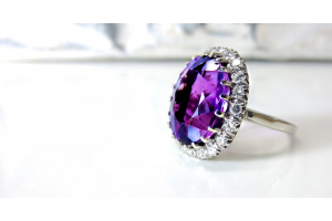 A Guide to Colored Diamond Engagement Rings: Beyond the Traditional White