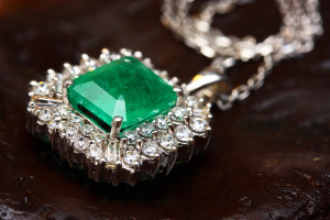 Lab Grown Diamond Pendants: A Chic and Ethical Choice for Modern Jewellery Lovers