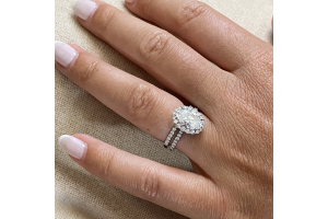 Matching Wedding Bands with Diamond Engagement Rings: A Complete Guide