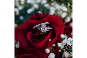 The Best Diamond Engagement Rings for Small Budgets